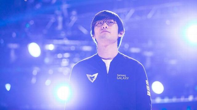 英雄联盟S12病情更新，RNG几乎全队中招只能线上参赛