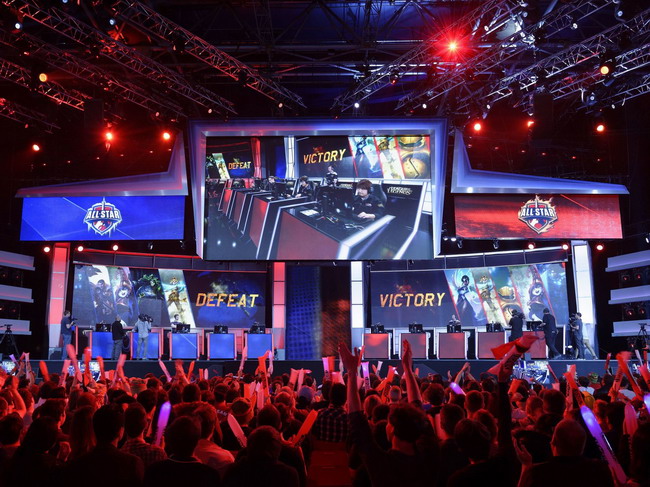 NAVI 击败 NIP 成为 StarLadder StarSeries 2025 秋季赛冠军